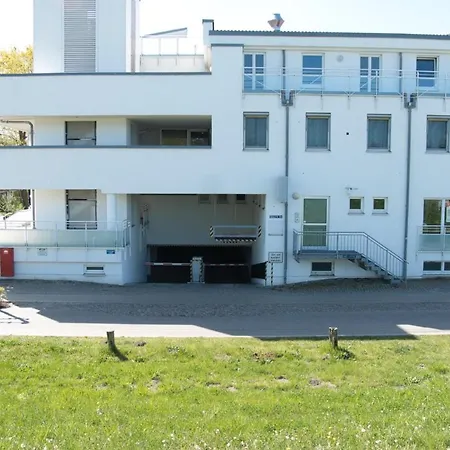 Mit Maritimem Flair - 1 Minute Zu & Seebruecke Apartment