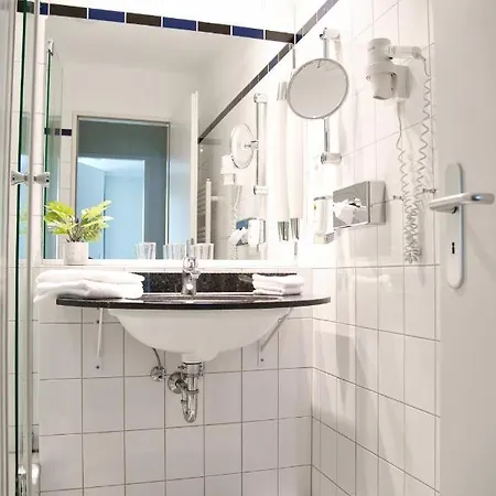 Mit Maritimem Flair - 1 Minute Zu & Seebruecke Apartment Zingst